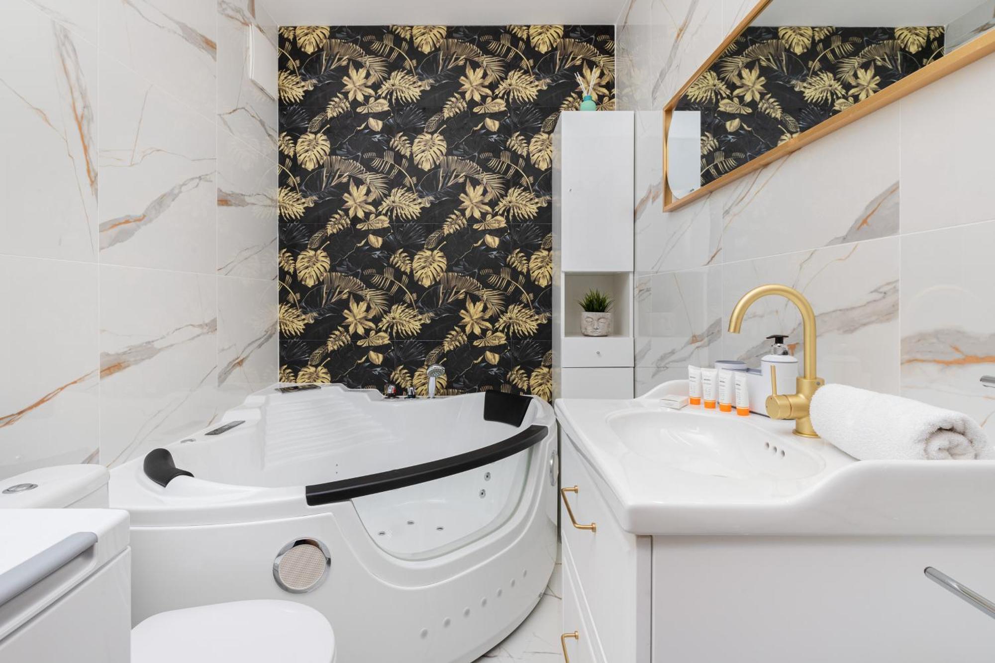 Batorego 7 Apartament With Terrace & Parking Downtown Gdynia By Renters מראה חיצוני תמונה